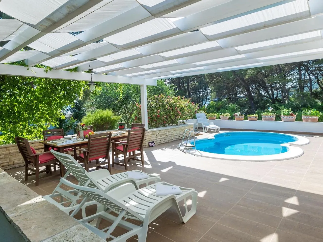 Spacious Holiday Home In Molat With Pool Brgulje
