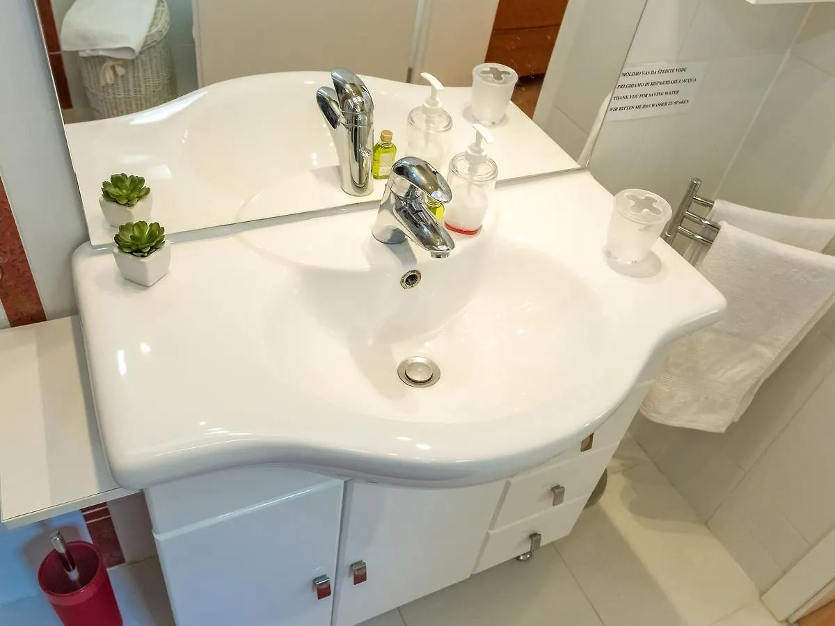 Spacious Holiday Home In Molat With Pool Brgulje 0*,