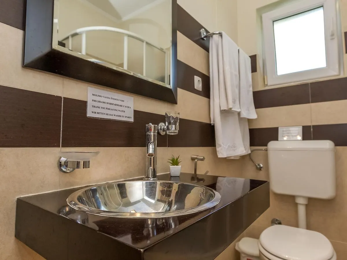 Spacious Holiday Home In Molat With Pool Brgulje
