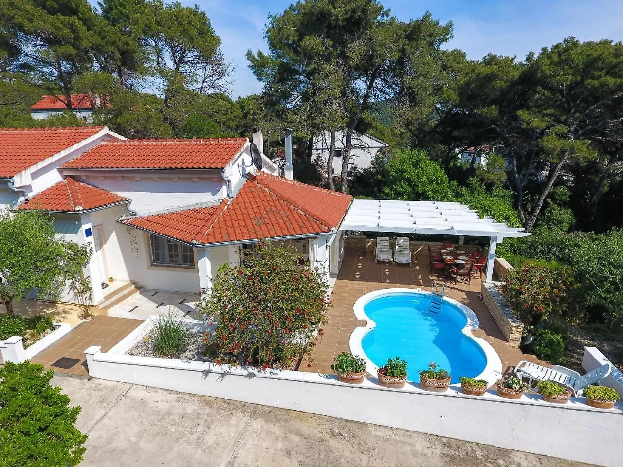 Spacious Holiday Home In Molat With Pool Brgulje Croatia